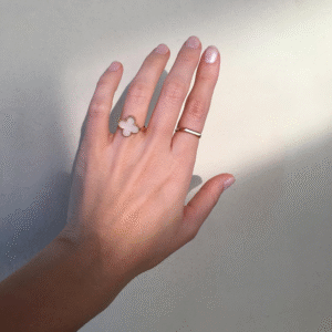 anel-ajustavel-de-trevo-esmaltado-perolado